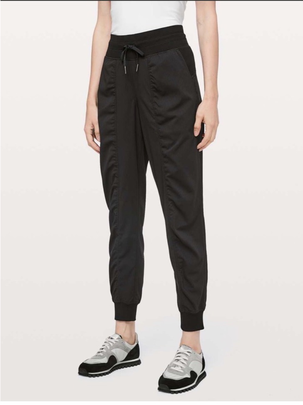 Lululemon Sz 8 Dance Studio Black Athleisure Outdoor Casual Jogger Pants